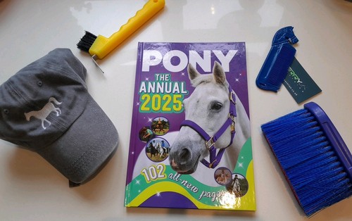 Pony annual bundle - bundle, horse
